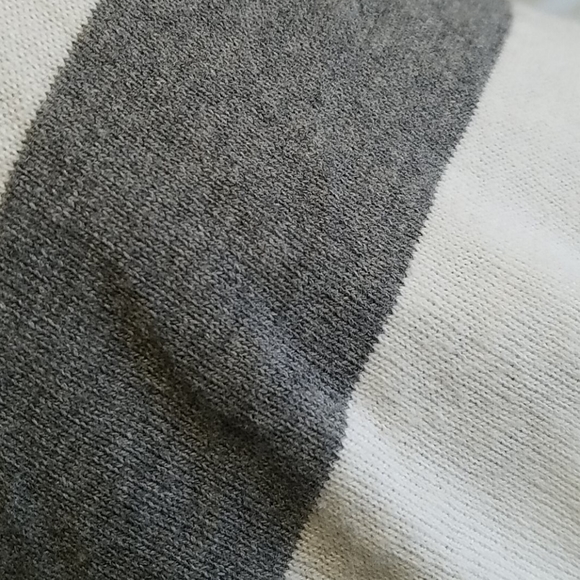 Hollister Spring Grey White Stripped Button Down Womens MED Cardigan Sweater EUC - Picture 12 of 12